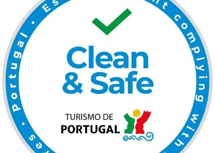 Quarto Com Varanda No Centro Em * Tavira