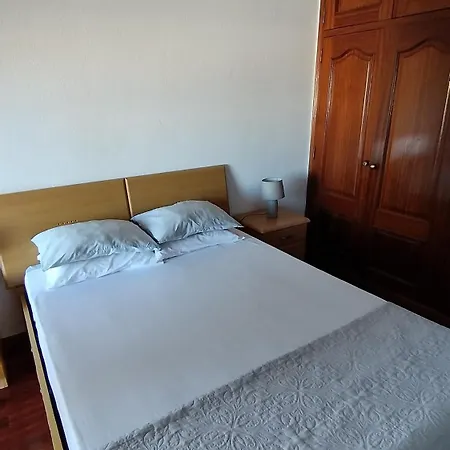 Privatunterkunft Quarto Com Varanda No Centro Em *